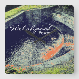 Oranje waterval en pool in Welshpool, powys Vierkante Klok