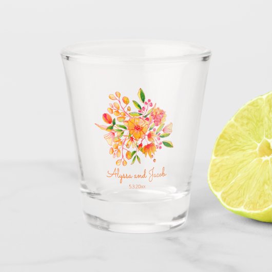 Oranje Waterverf Bloemen Aangepast Shot Glas (Voorkant)