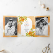 Oranje waterverf bloemen en bloemetjesbruiloft drieluik uitnodiging (Binnen)