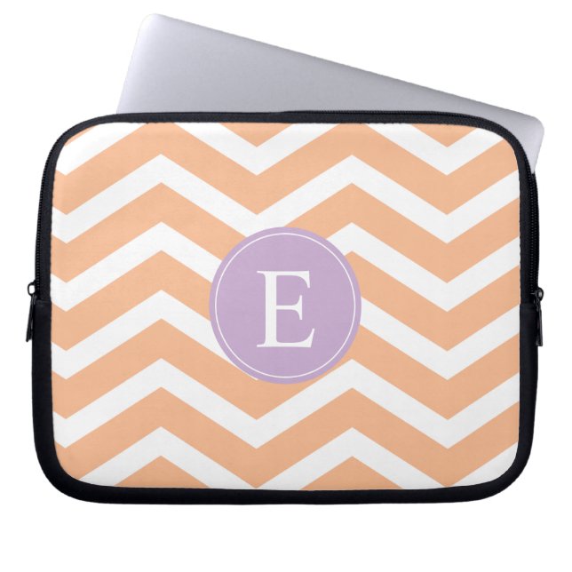 Oranje White Chevron Paars Monogram Laptop Sleeve (Voorkant)