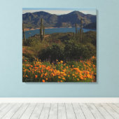 Oranje Wilde Bloem Saguaro Cactus Lake Uitzicht Ar Canvas Afdruk (Insitu (Houten vloer))