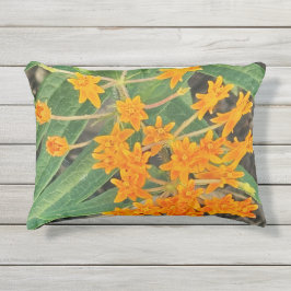 Oranje wilde bloemen kussen