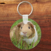 Oranje-wit cavia's in gras sleutelhanger (Voorkant)