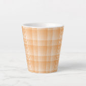 Oranje Witte Checker Abstract Patroon Latte Mok (Voorkant)