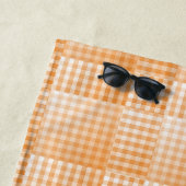 Oranje Witte Checker Abstract Patroon Strandlaken (In situ)