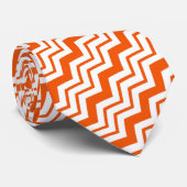 Oranje Witte Chevron Zigzag Patroon Ontwerp Stropdas (Opgerold)