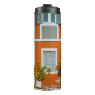 ORANJE WITTE EN GRIJS CONCRETE BOUW THERMOSBEKER