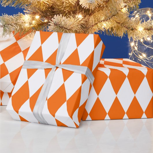 Oranje Witte Harlequin Diamonds Checkers Ontwerp Cadeaupapier