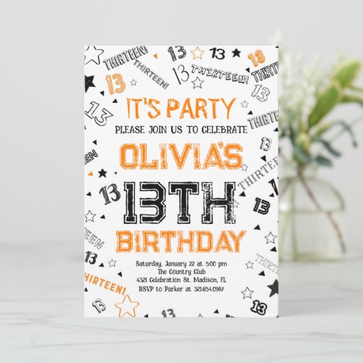 Oranje witte jongen nummer dertien verjaardagsfees kaart (Staand voorkant)