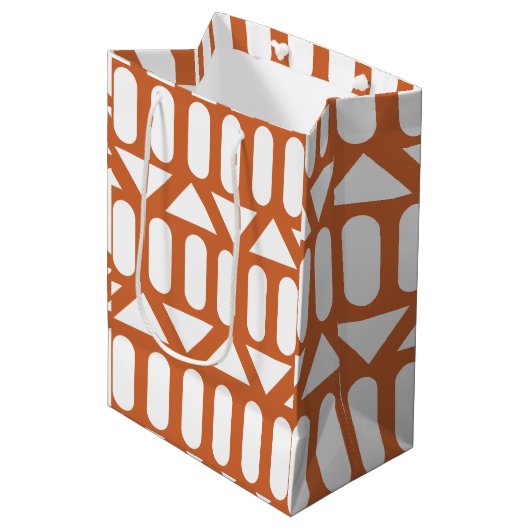 Oranje witte moderne geometrische medium cadeauzakje (Voorkant Gekanteld)