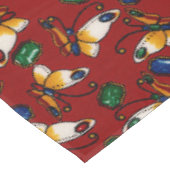 Oranje witte vlinders, Emerald, Sapphire op red Tafelkleed (Gekanteld)