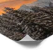 Oranje wolken boven bergen en sprinserwoud poster (Hoek)