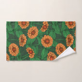 Oranje Zinnia bloemen, groene bladeren op donkergr Bad Handdoek (Handdoek)