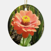 Oranje Zinnia Flower Custom Birthday Keramisch Ornament (Links)