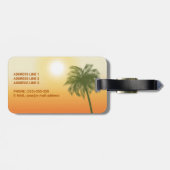 Oranje zon en groene tropische palmbomen met tekst bagagelabel (Achterkant horizontaal)