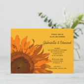 Oranje zonnebloem op Gele bruiloft Kaart (Staand voorkant)
