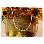 Oranje zonnebloemen in tin mandje groot cadeauzakje (Achterkant)