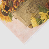 Oranje zonnebloemen in tin mandje tissuepapier (Detail)