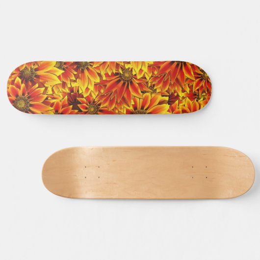 Oranje zonnebloemen persoonlijk skateboard (Horizontaal)