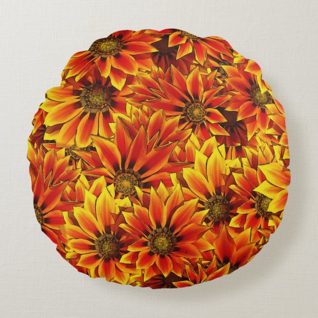 Oranje zonnebloemen rond kussen (Voorkant)