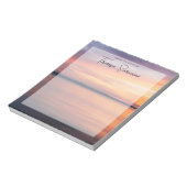 Oranje zonsondergang bij een meer aangepaste naam  notitieblok (Linkerzijde)