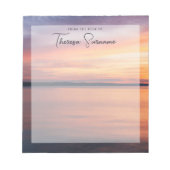 Oranje zonsondergang bij een meer aangepaste naam  notitieblok (Voorkant)