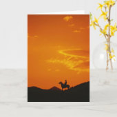 Oranje zonsondergang met Cowboy Silhouette Kaart (Gele Bloem)