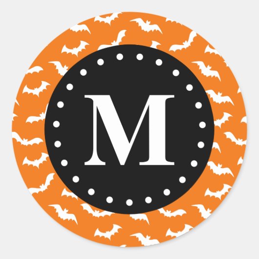 Oranje zwart Halloween Bat Pattern Monogram Ronde Sticker (Voorkant)