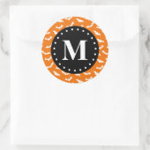 Oranje zwart Halloween Bat Pattern Monogram Ronde Sticker (Tas)