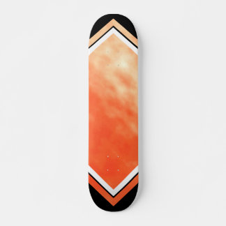 Oranje zwart-wit zwart-wolk, aangepast decennium 1 skateboard