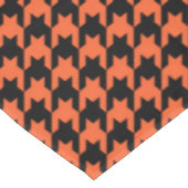 Oranje zwarte houndstooth-controle tafelkleed (Gekanteld)