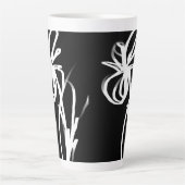 Orchid Noir: Abstract Zwart & Wit Latte Mok (Voorkant)