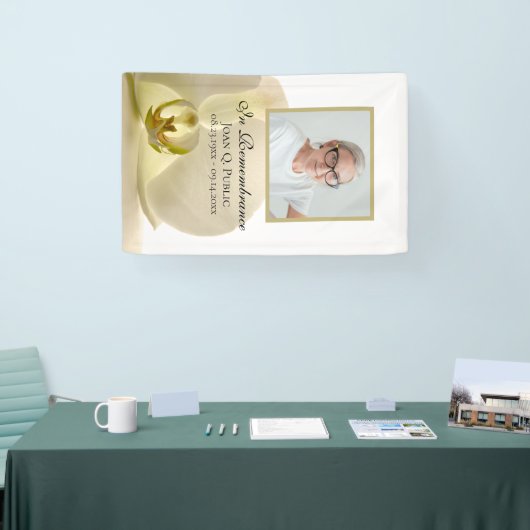 Orchidee Bloem op Witte Viering van het Leven Begr Spandoek (Beurs)