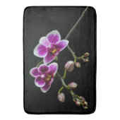 Orchidee roze witte kleur op zwart bord zacht badmat (Voorkant Verticaal)