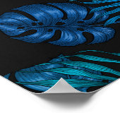 Orchideeën en palmbladeren, roze en blauw op zwart poster (Hoek)