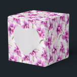 Orchideeën Feest Behandelingsdoos Bedankdoosjes<br><div class="desc">De feestgunstendoos is afgebeeld met een prachtige paarse orchideeën bloemenprint. 
Pas dit item aan of koop het zoals het is.
Tip: Voeg gewoon uw geweldige traktaties toe en voeg wat feestelijke lint toe.



Gelicenseerde afbeelding</div>