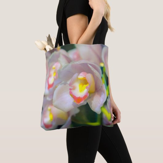 Orchideeën in Bloom Tote Bag (Dichtbij)