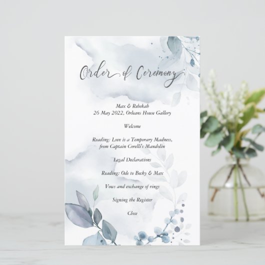 Orde van Ceremonie Wispy Dusty Blue Foliage (Staand voorkant)