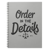 Order in the Details – Court Clerk  Notitieboek (Voorkant)