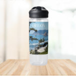 Oregon Coast Schilderachtig Zeegezicht Waterfles<br><div class="desc">Blijf rustig en gemotiveerd tijdens je dagelijkse trainingen met deze heldere,  plastic waterfles met het schilderachtig foto-afbeelding van een zeegezicht aan de kust van Oregon. Selecteer de grootte en kleur van uw waterfles. OPMERKING: Ontwerp niet geoptimaliseerd voor de stijl van de waterfles van het Kind.</div>