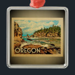Oregon Ornament Vintage Travel<br><div class="desc">Een coole Oregon-ornament van  stijl met een kustgebied met de Stille oceaan en de schilderachtig rotskust van Oregon. Bedankt naar Loren Kerns's foto als basis: www.flickr.com/photos/lorenkerns/4822059747</div>