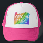 Oregon State Map Illustration PRIDE RAINBOW Trucker Pet<br><div class="desc">Bekijk dit geweldige pet met een Oregon State-plattegrond! Bekijk mijn winkel ook voor meer design! Of als je iets gewoons wilt laten weten. Als je het koopt,  bedankt! Ben zeker om een foto op Instagram van het in actie te delen en me te labels @shoshannahscribbles :)</div>