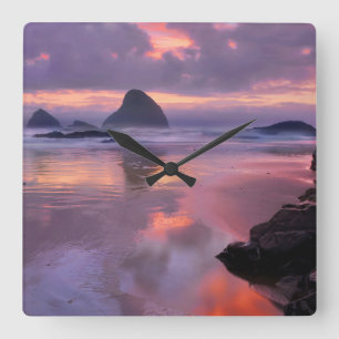 Oregon strand en zee-stapels, zonsondergang vierkante klok