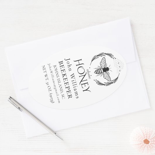Organic honey bee queen  ovale sticker (Envelop)