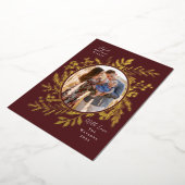 Organic Winter Botanicals Oval Photo Shape Maroon Folie Feestdagenkaart (Gedraaid)