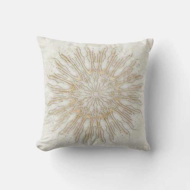 Organische boho stijl zonnesymbool mandala goud wi kussen (Voorkant)
