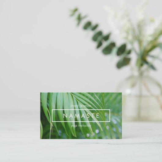 Organische tropische bladeren yoga, meditatie, hol visitekaartje (Staand voorkant)