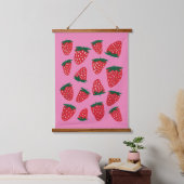 Organische zomeraardbeien rood op roze achtergrond hangend wandkleed (Slaapkamer)