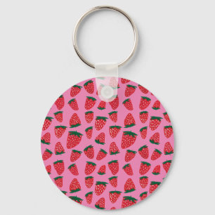 Organische zomeraardbeien rood op roze achtergrond sleutelhanger