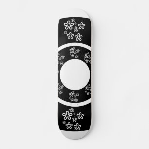Oriental Black Wood Floral Design Persoonlijk Skateboard